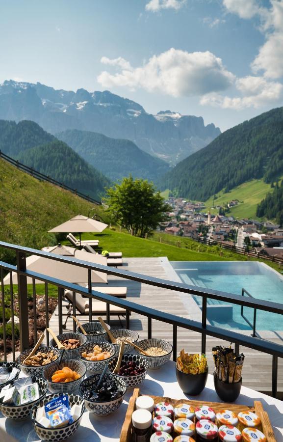 Luxury Spa Chalet Lum D'Or セルヴァ・ディ・ヴァル・ガルデーナ エクステリア 写真