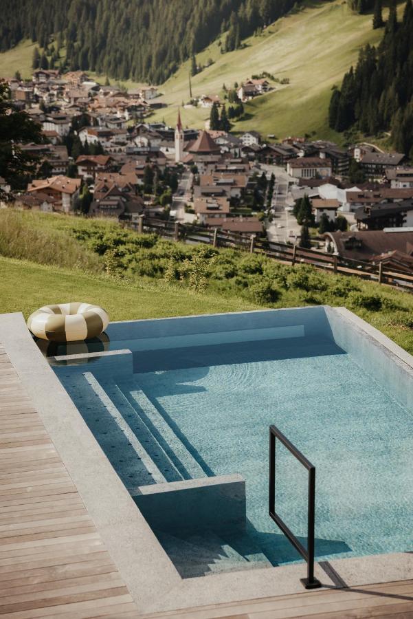 Luxury Spa Chalet Lum D'Or セルヴァ・ディ・ヴァル・ガルデーナ エクステリア 写真