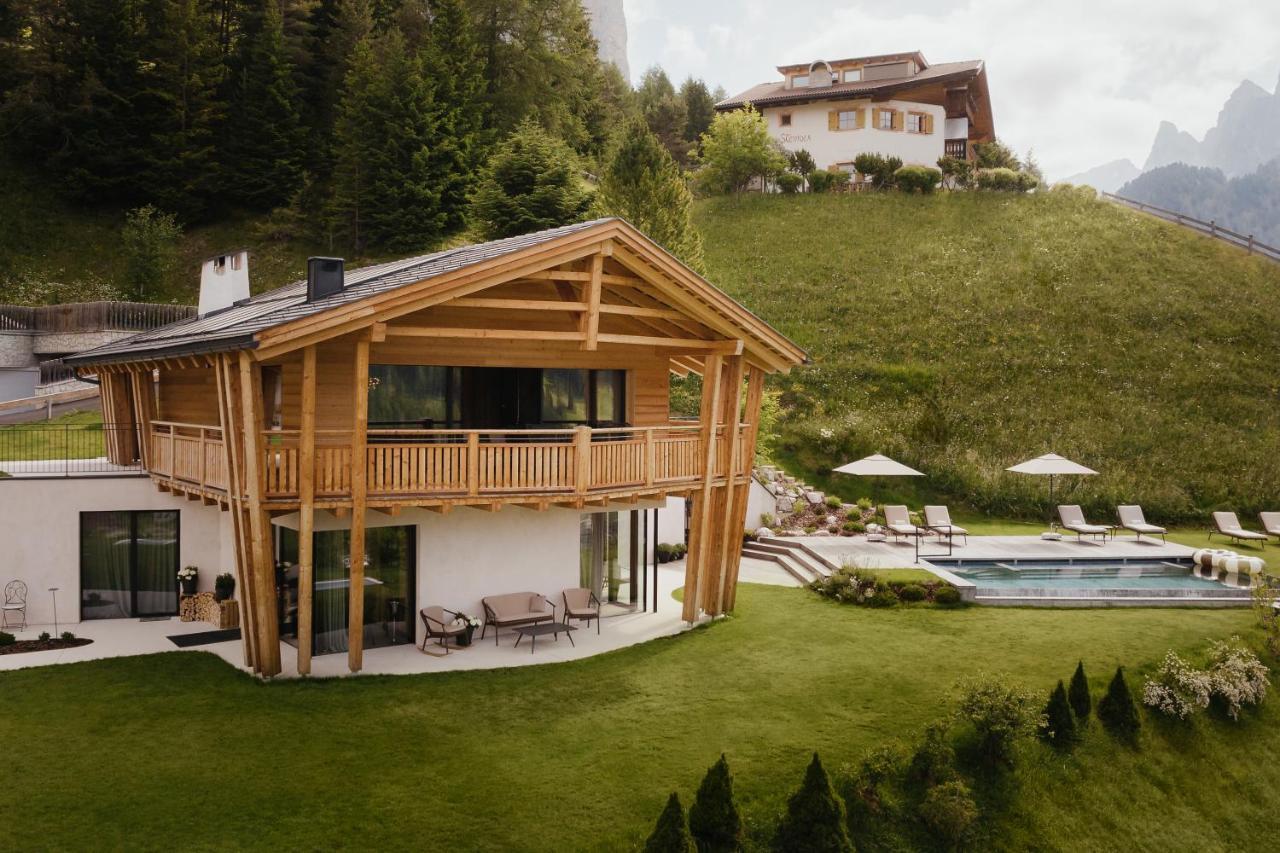 Luxury Spa Chalet Lum D'Or セルヴァ・ディ・ヴァル・ガルデーナ エクステリア 写真