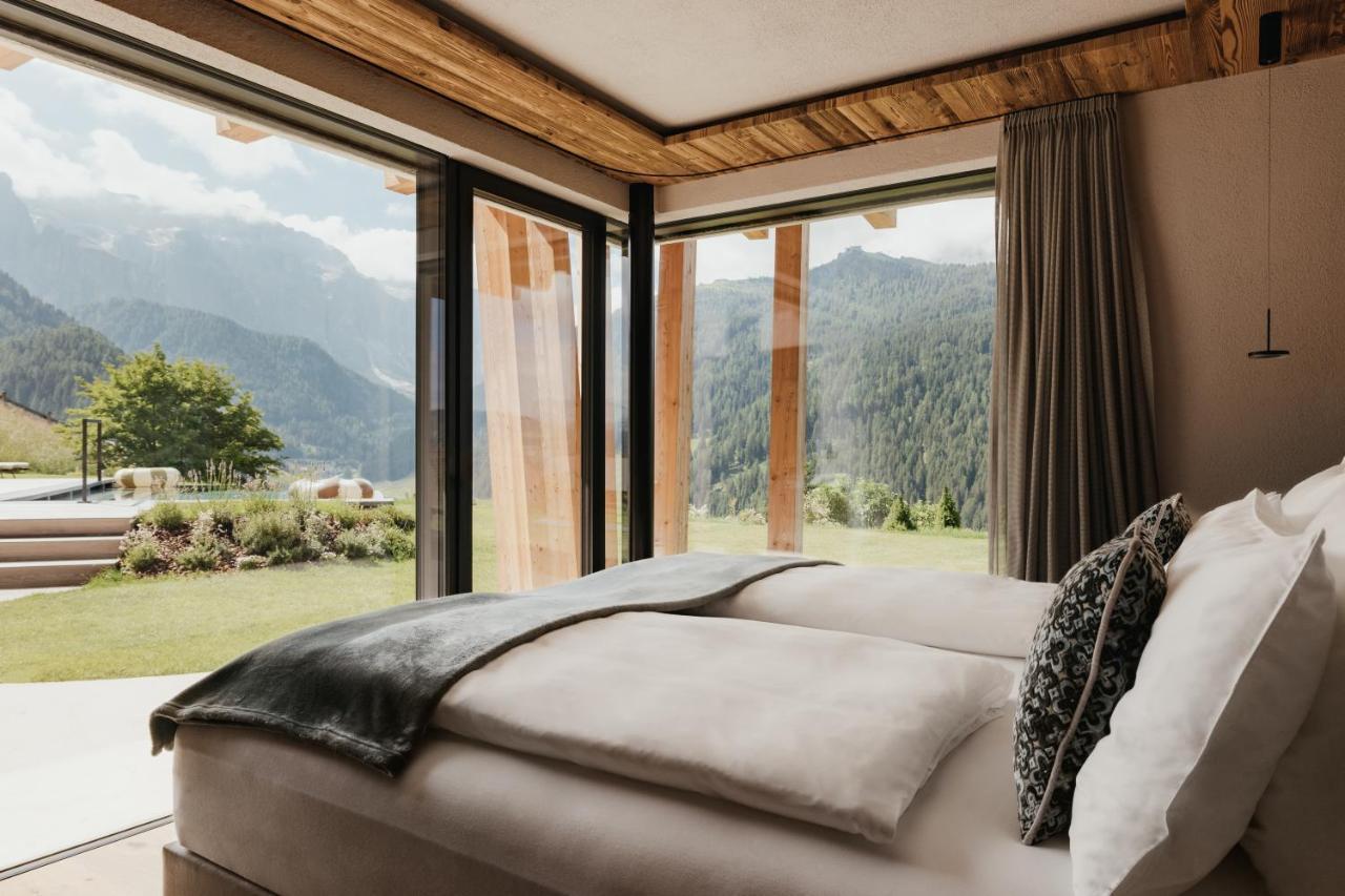 Luxury Spa Chalet Lum D'Or セルヴァ・ディ・ヴァル・ガルデーナ エクステリア 写真