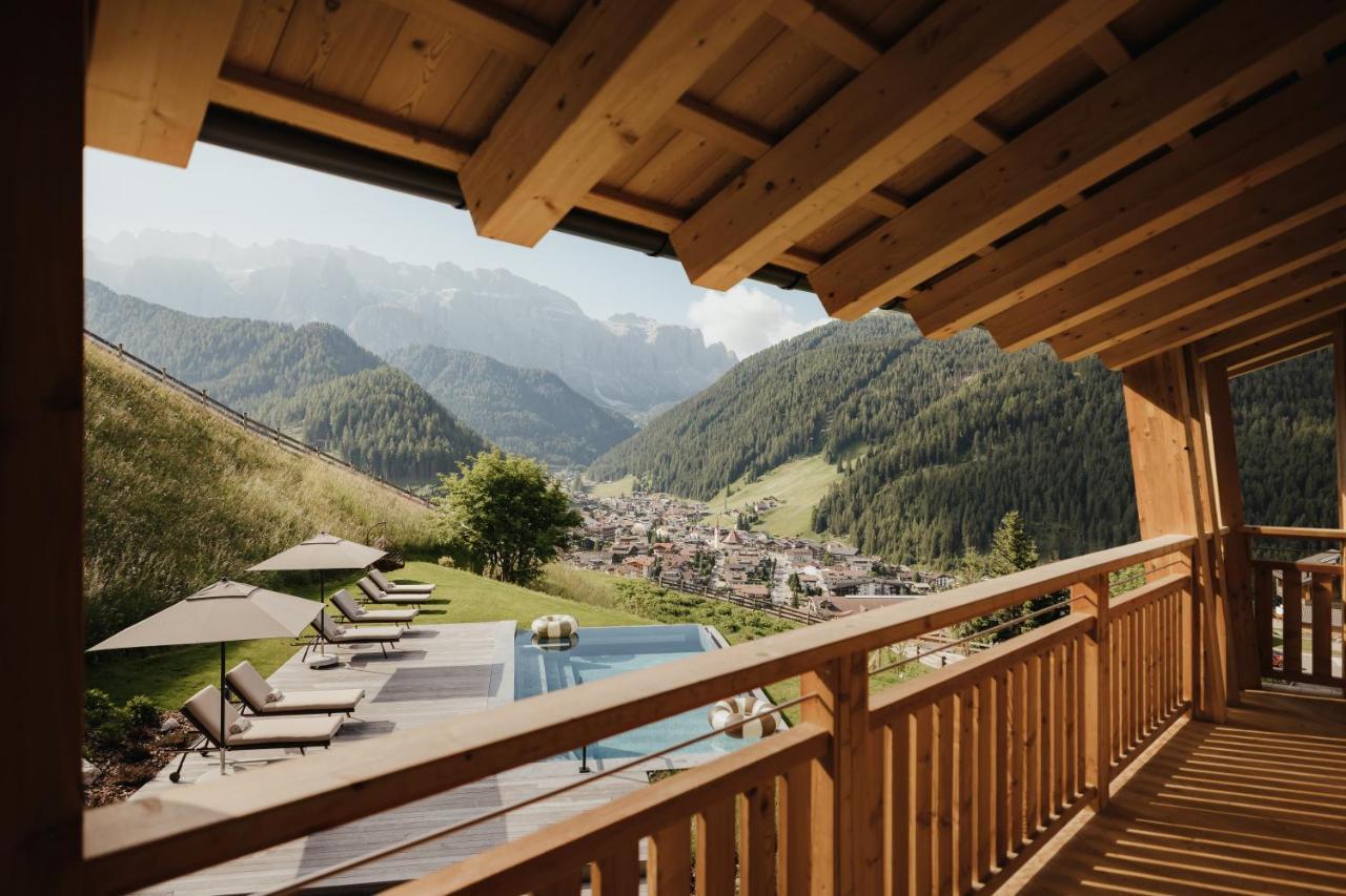 Luxury Spa Chalet Lum D'Or セルヴァ・ディ・ヴァル・ガルデーナ エクステリア 写真